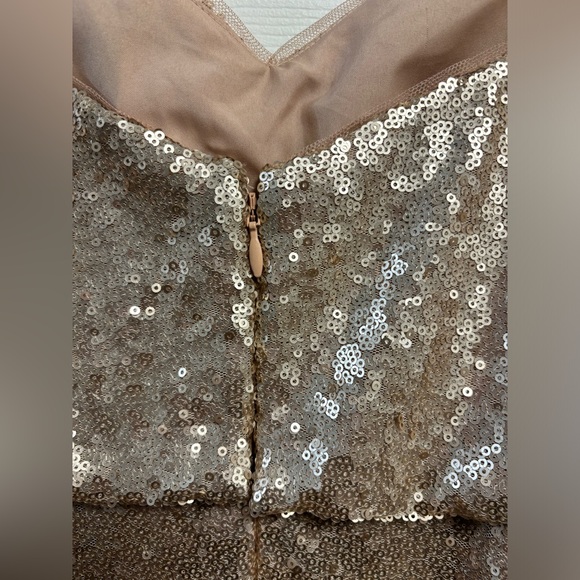 BELSOIE Gold Sequin Embellished Gown | SIZE 14 - Picture 7 of 9